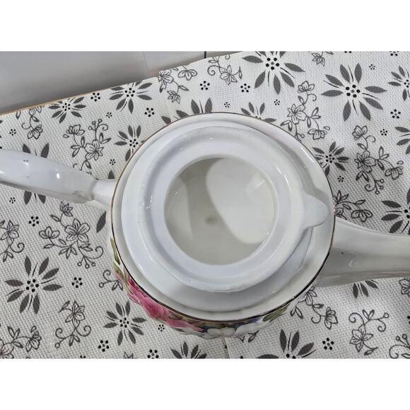 Grace Teaware Floral Teapot with Lid | White Porcelain | Gold Trim - Picture 13 of 15